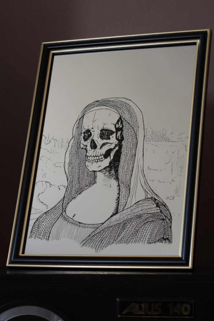 Lustro Dekoracyjne A4 w Czarnej Ramce z Grawerem „Mona Lisa z Czaszką”