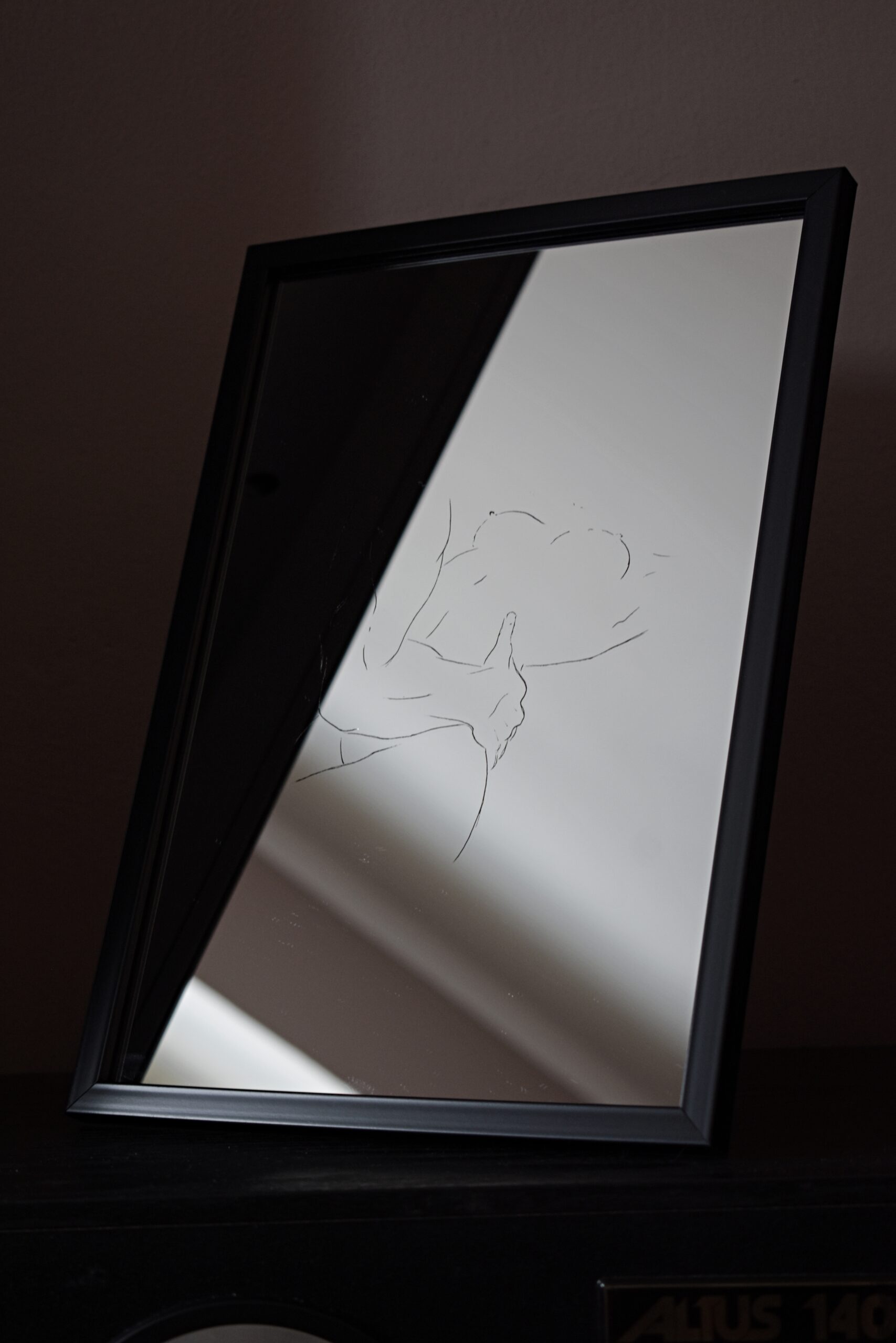 Lustro z grawerem kochanków